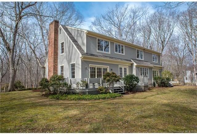 11 Stonewood Dr - Photo 2 of 22