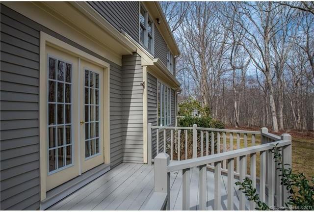 11 Stonewood Dr - Photo 3 of 22