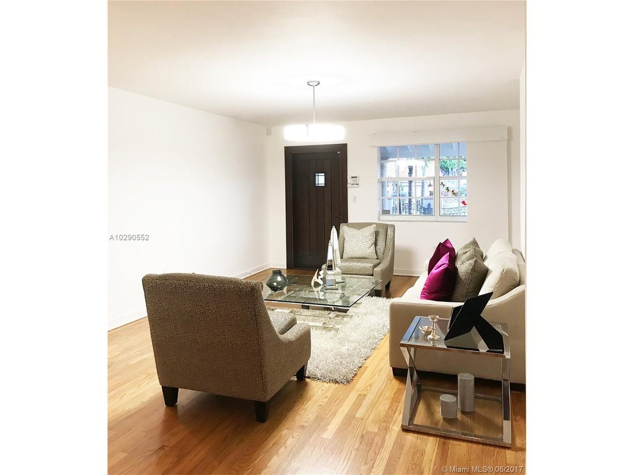 2495 Southwest 21st Terrace - Photo 2 of 15