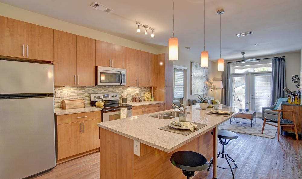 221 31st Avenue North - Photo 2 of 8