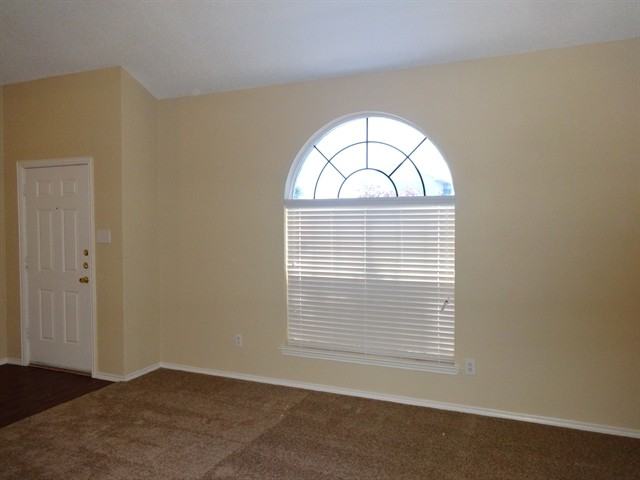 6701 Caribou Dr - Photo 2 of 13
