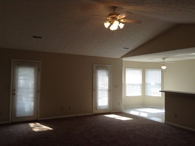 201 Shawnee Ct - Photo 3 of 8