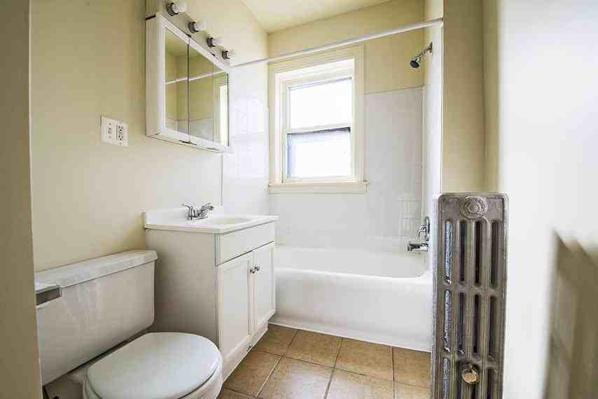 9400 S Laflin St - Photo 3 of 7