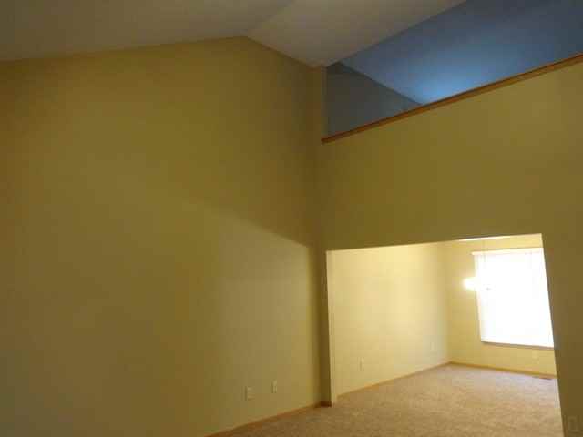 395 Belfair Dr - Photo 3 of 12