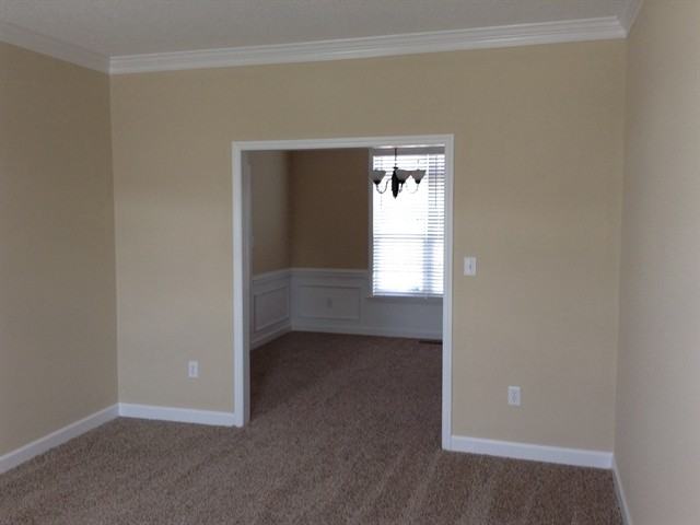 4304 Southern Oak Dr - Photo 2 of 9