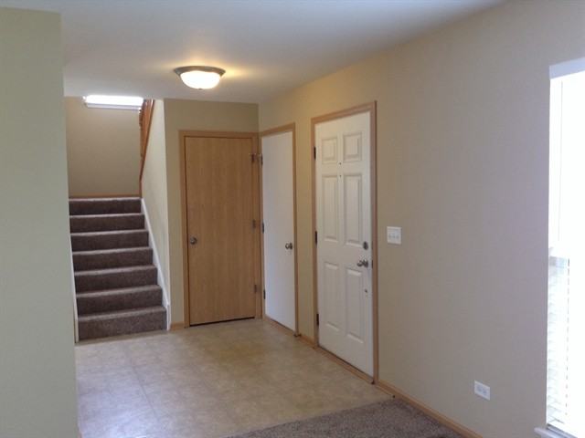 1335 Dahlgren Ln - Photo 2 of 12