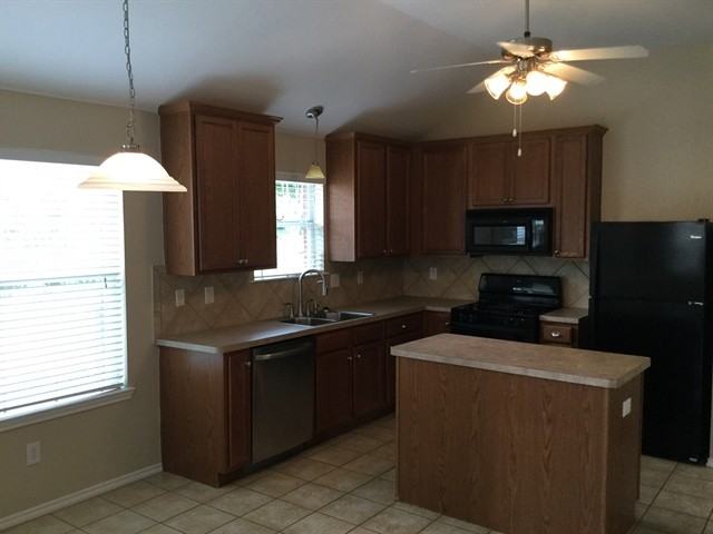 485 Sausalito Dr - Photo 2 of 12