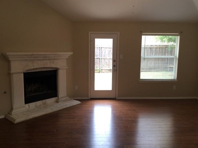 485 Sausalito Dr - Photo 3 of 12