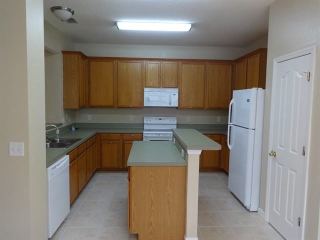 4542 Gallberry Ct - Photo 3 of 10