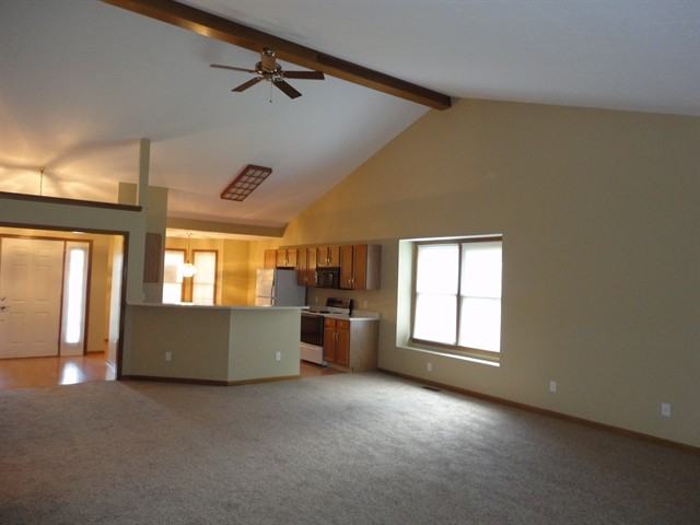 1052 Windsor Crossing - Photo 2 of 13