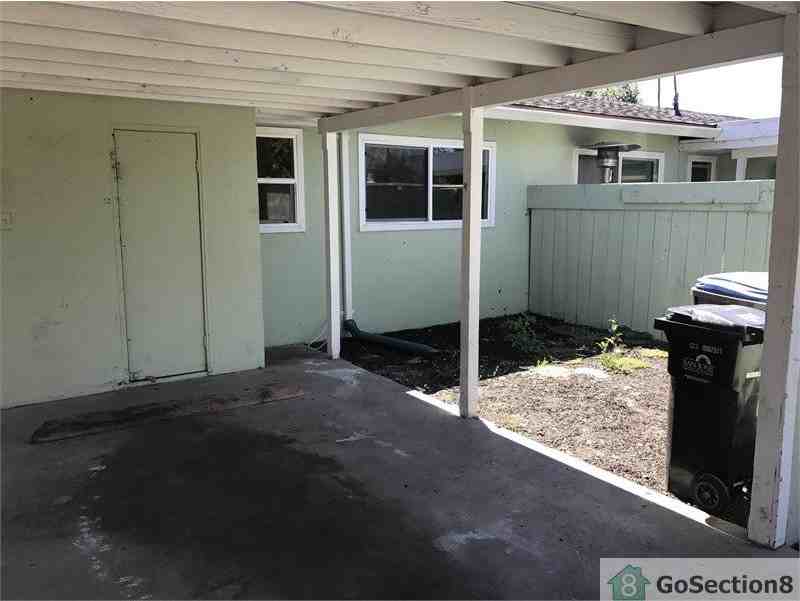 579 Sinclair Dr - Photo 2 of 12