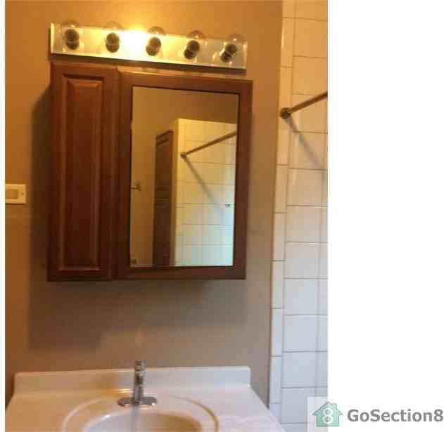 12127 S Lowe Ave - Photo 2 of 10