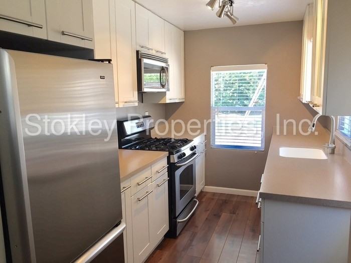 1845 San Luis Rd - Photo 3 of 14