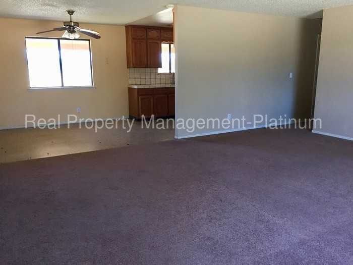 4362 N Greenwood Ave - Photo 2 of 11