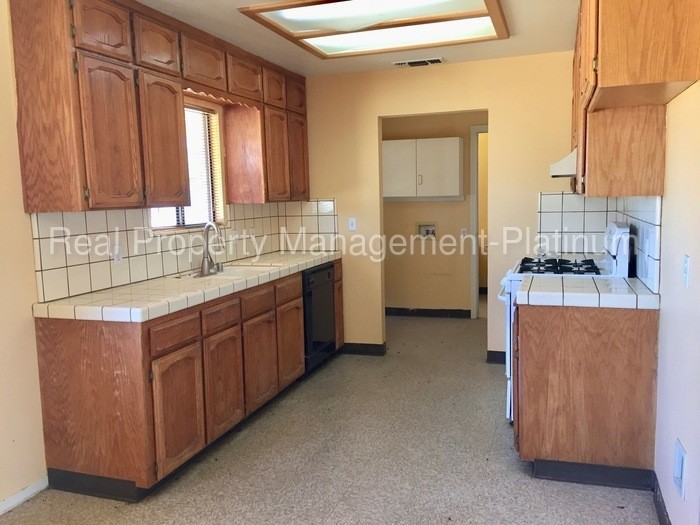 4362 N Greenwood Ave - Photo 3 of 11