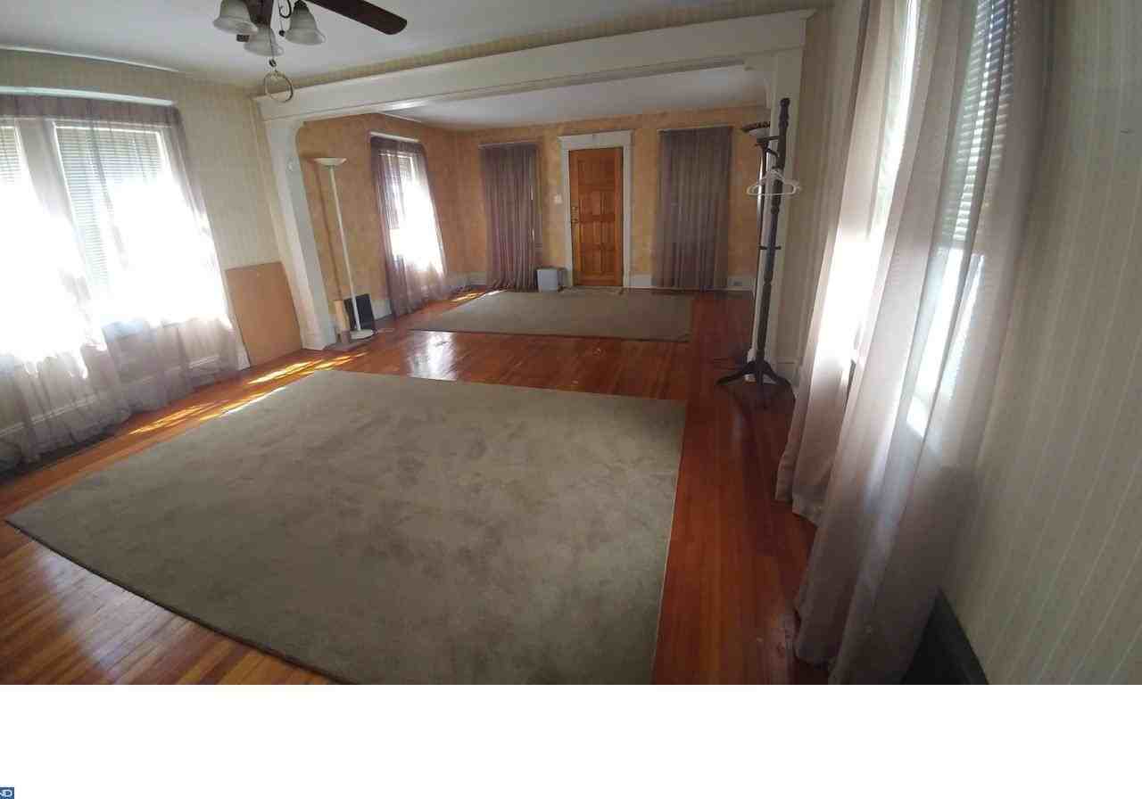 1016 Melrose Ave - Photo 2 of 7