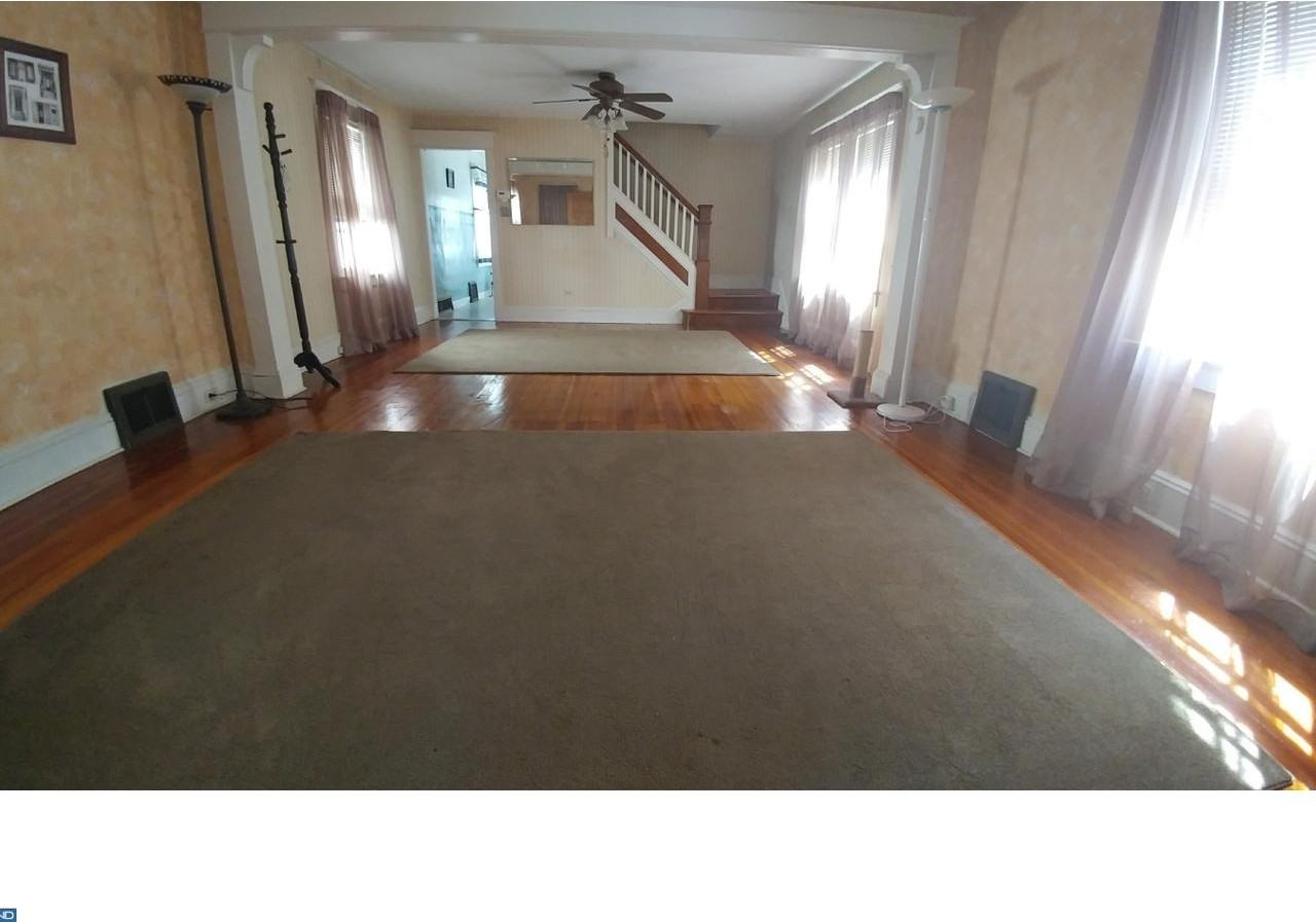 1016 Melrose Ave - Photo 3 of 7