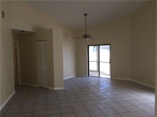 951 SW 109th Ave - Photo 3 of 5