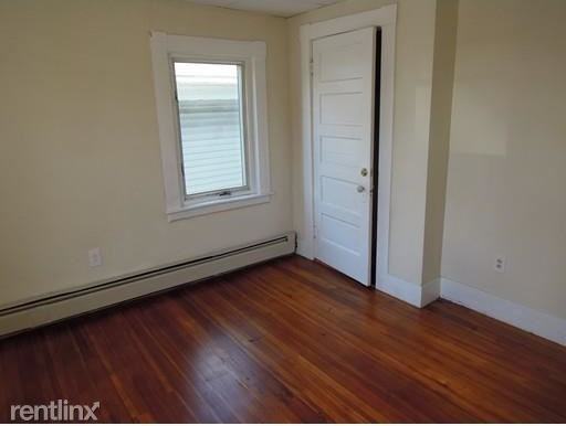 149 Washington St - Photo 3 of 6