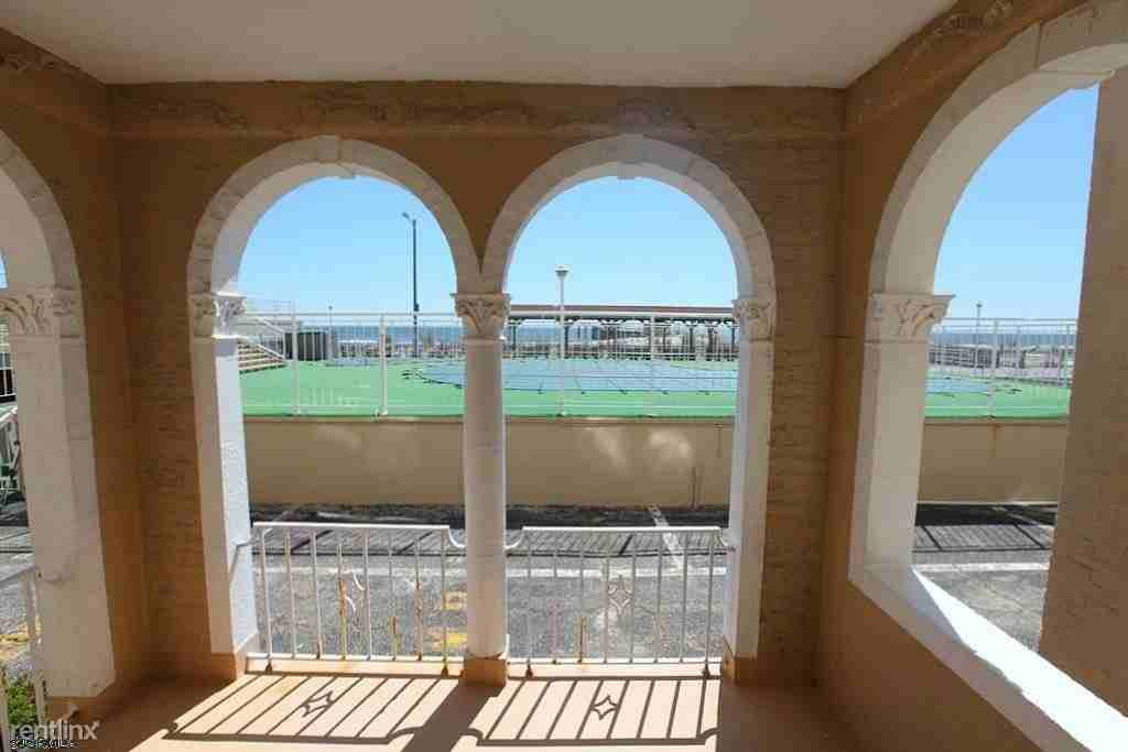 111 S Cambridge Ave - Photo 3 of 5