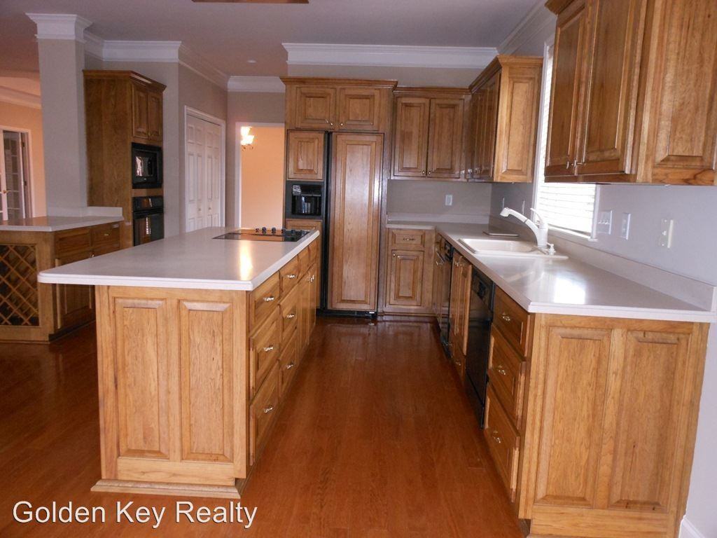 101 Orchard Ln - Photo 2 of 12