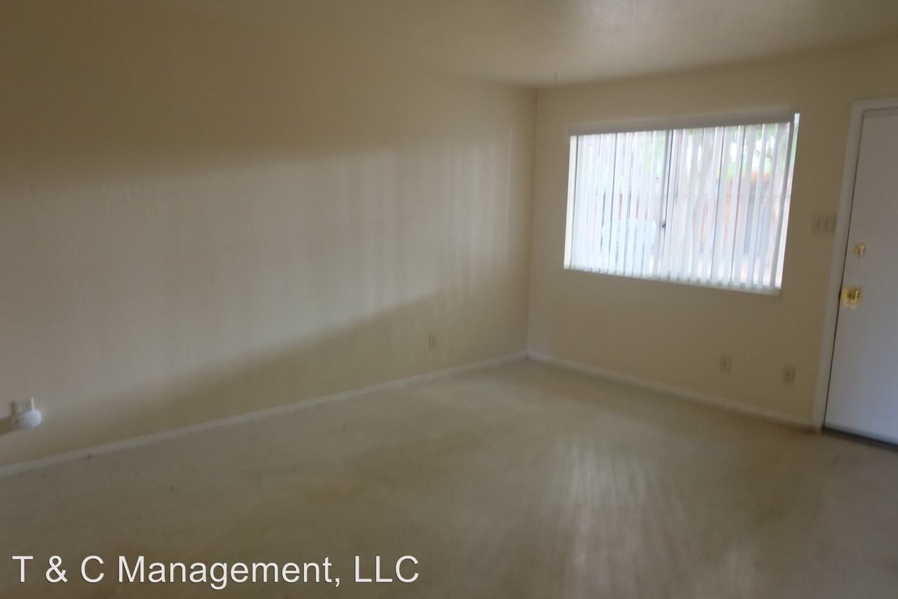 428 Georgia St. SE - Photo 3 of 9