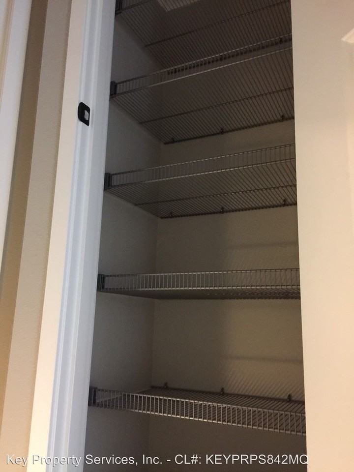 10917 NE 44th St - Photo 3 of 12