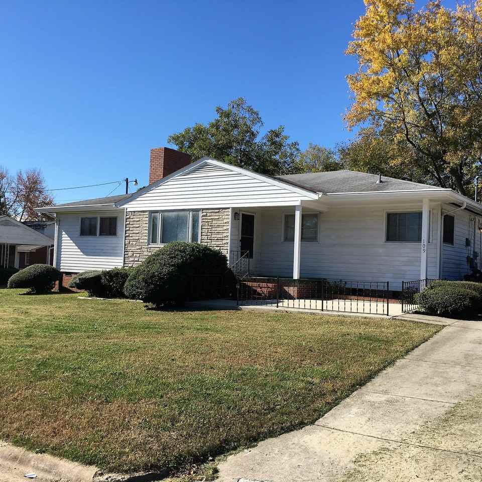 109 Warren Ave - Photo 2 of 17