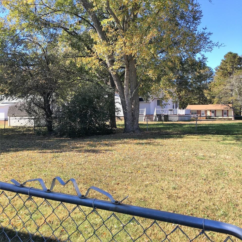 109 Warren Ave - Photo 3 of 17