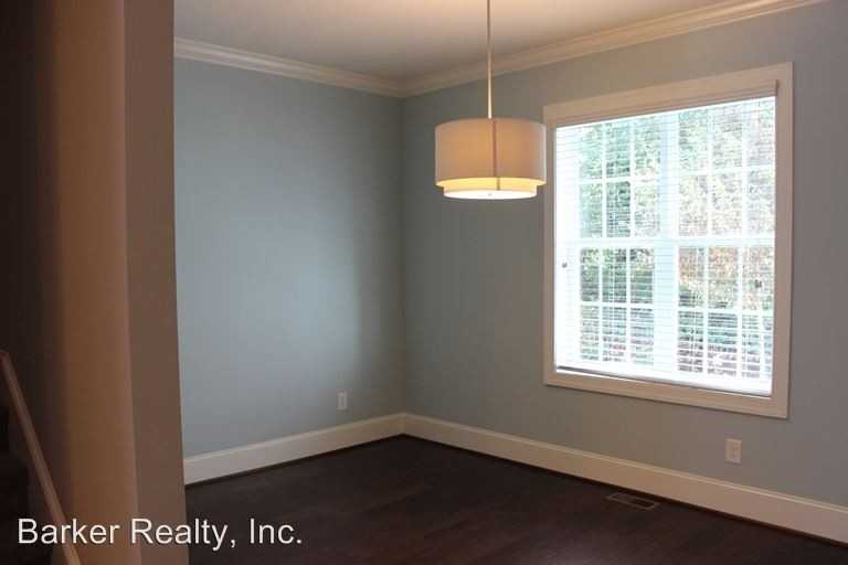 2829 Plumfield Pl - Photo 3 of 5