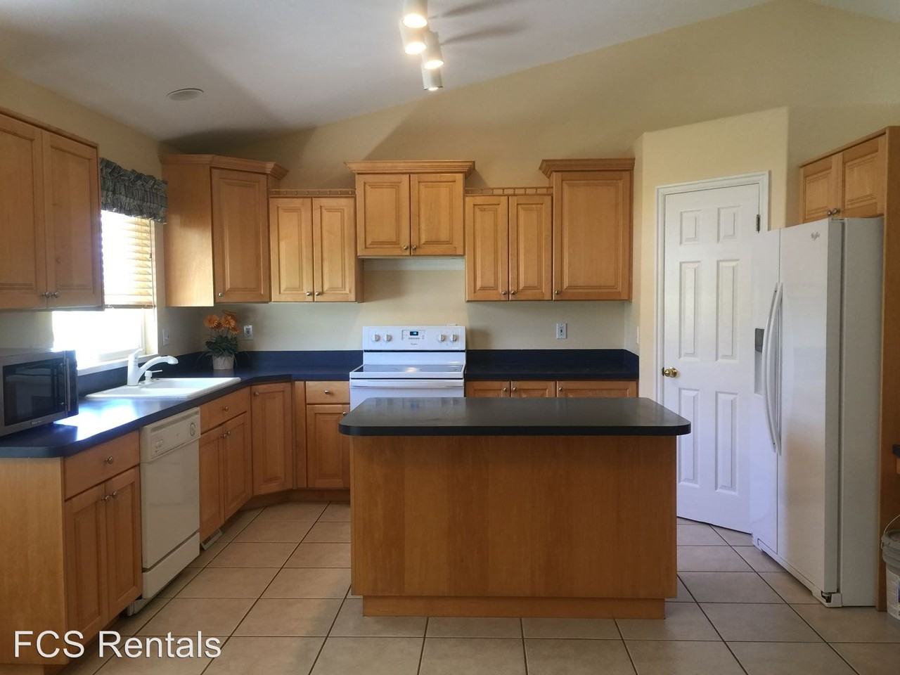 233 S 2370 W - Photo 3 of 15