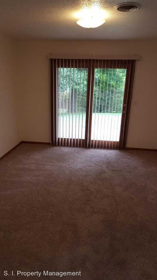 1404 Roberta Dr #B - Photo 3 of 3