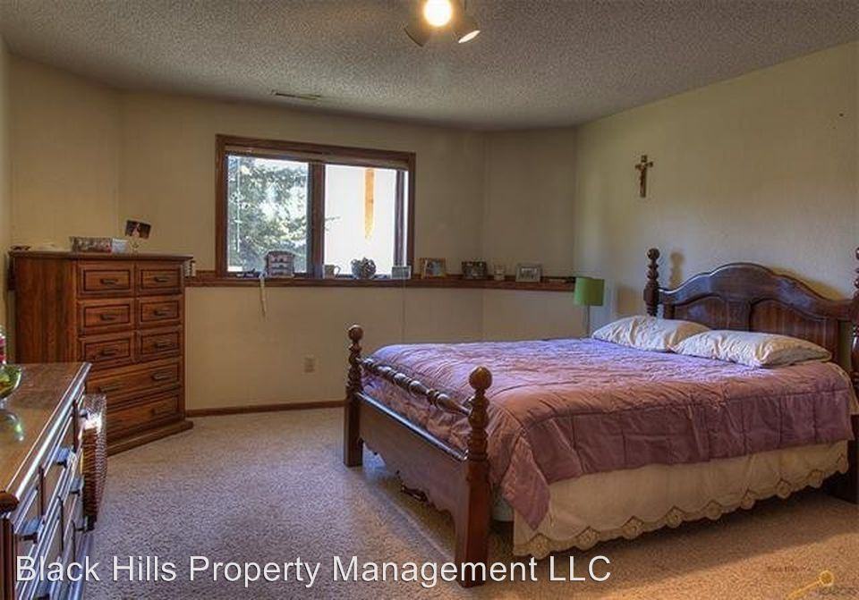 13027 Melcor Rd - Photo 3 of 8