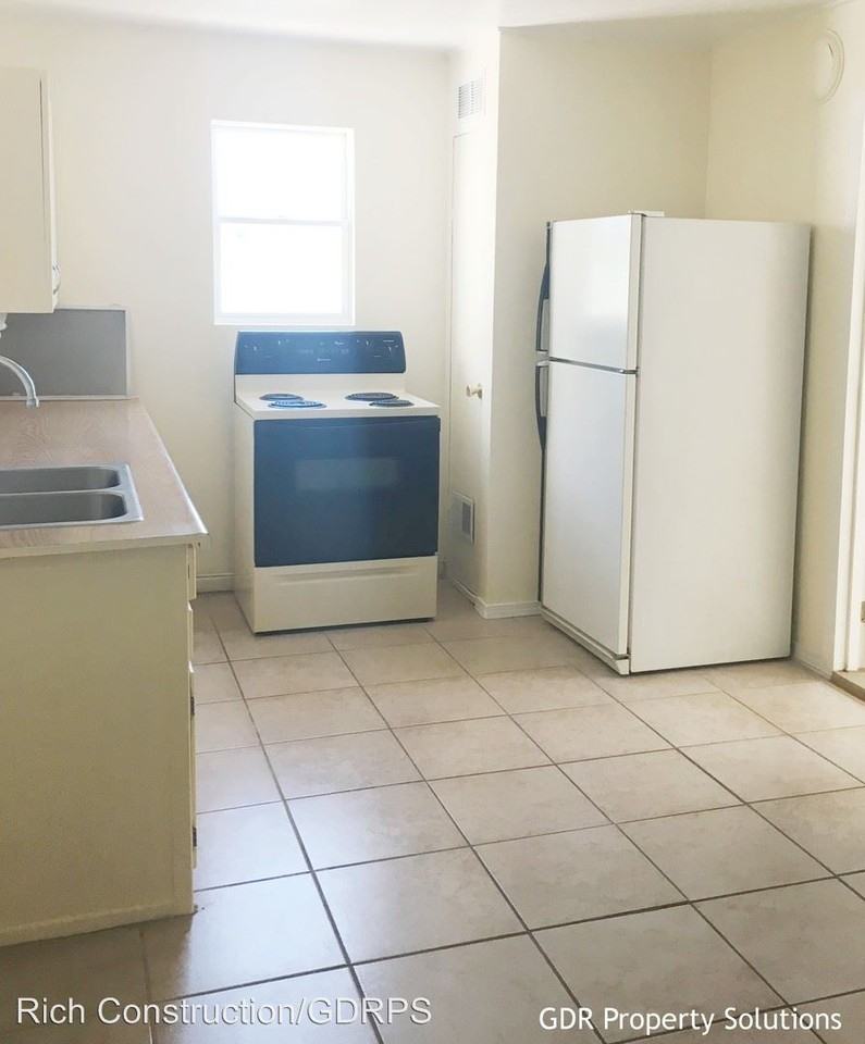 1211 Delamar Ave NW - Photo 2 of 4