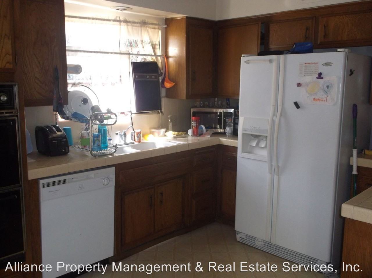 5010 Pamela Ave - Photo 3 of 11