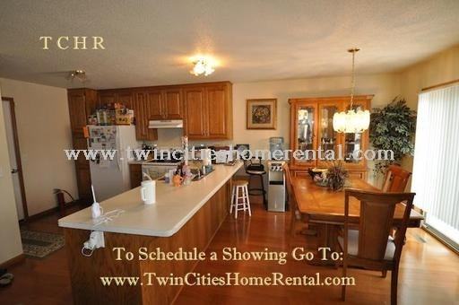 1027 6th Ave NE - Photo 3 of 15