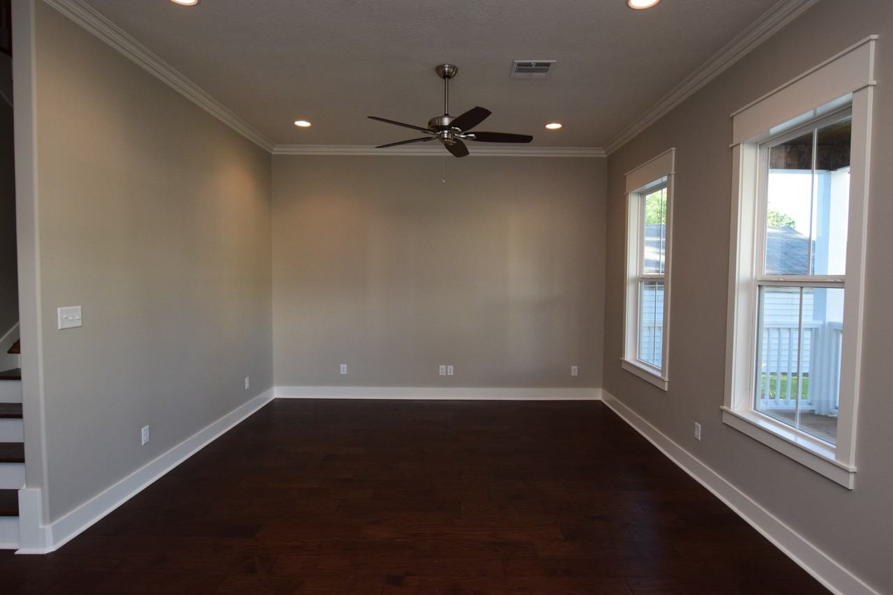 1809 Foster St - Photo 2 of 14