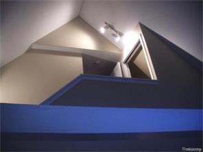 74 Odanah Ave - Photo 3 of 8