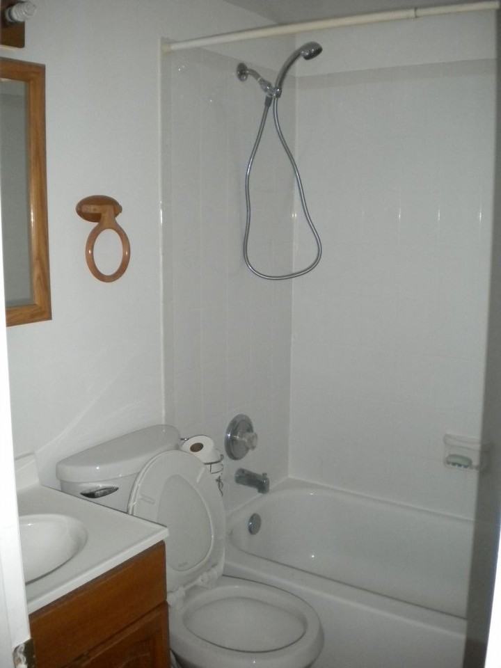 11414 Eskridges Ln - Photo 2 of 8