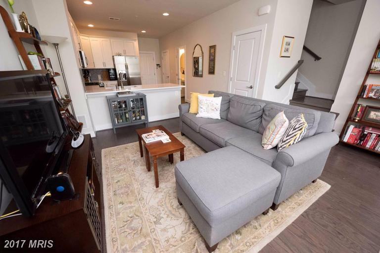 1907 Jefferson Davis Hwy #101 - Photo 3 of 24