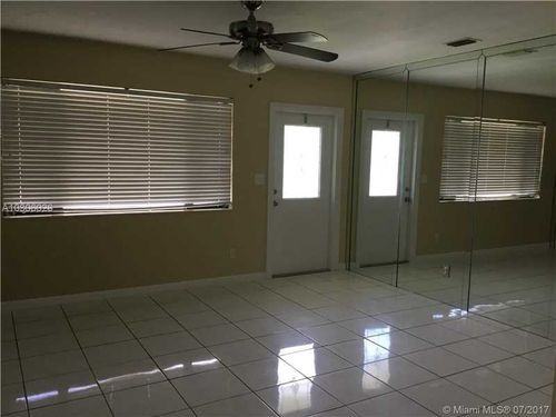 6602 SW 20th St - Photo 2 of 3