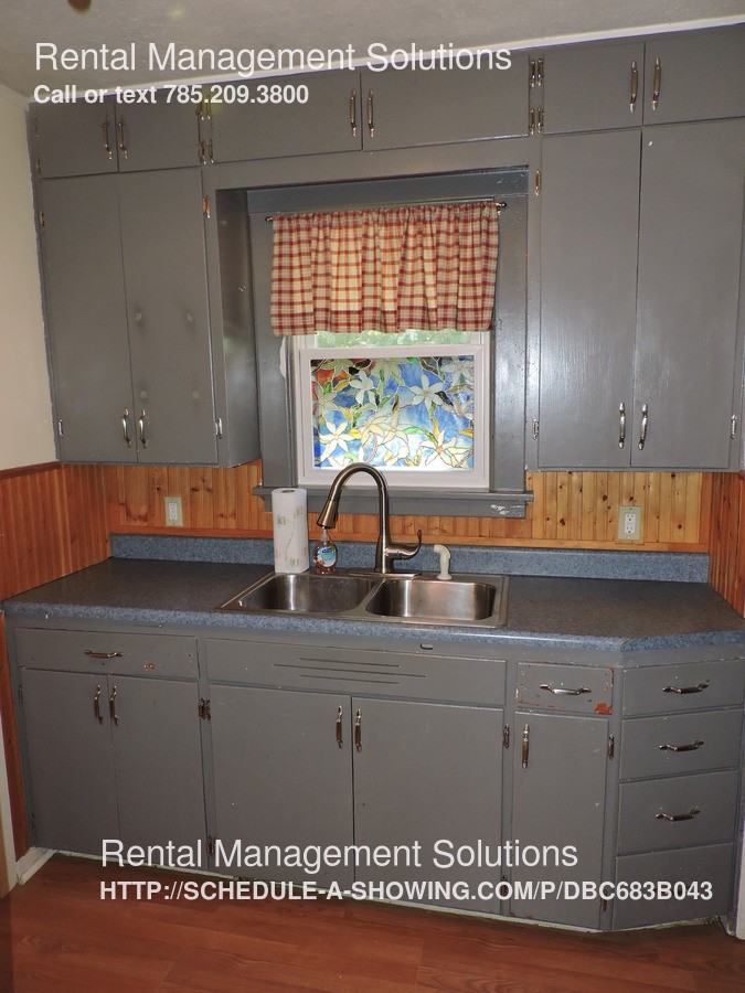 1273 SW Plass Ave - Photo 2 of 11