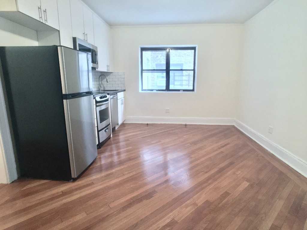 21 Fifth Ave #30