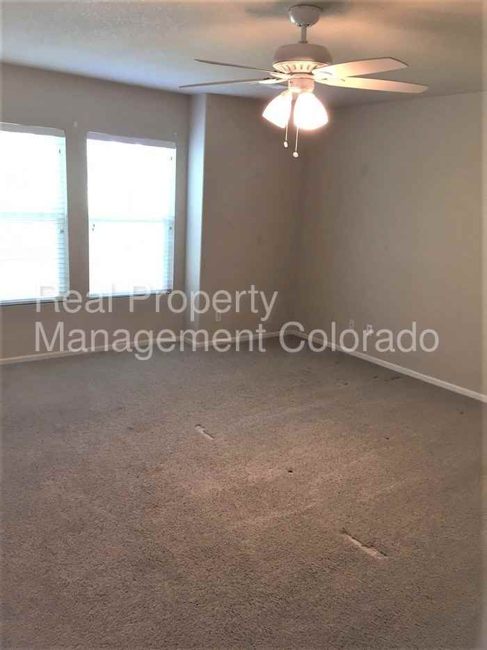11866 Oak Hill Way - Photo 2 of 11