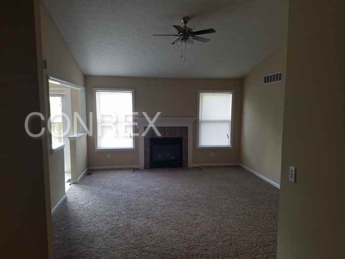 2039 Sunset View Ln - Photo 3 of 11