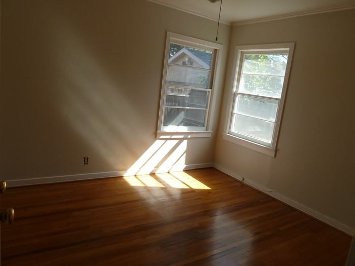 992 Vermont St - Photo 3 of 9