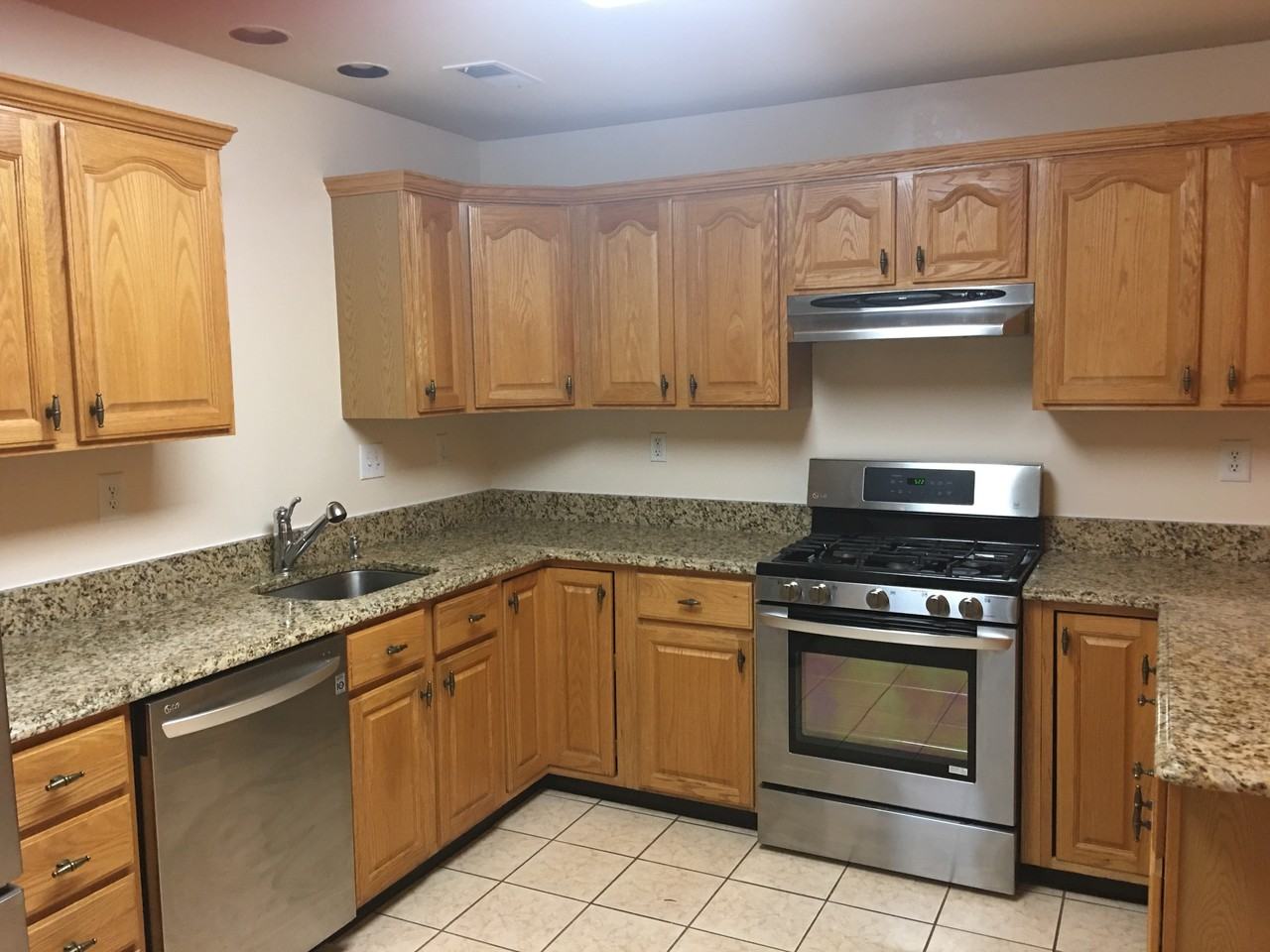125 Constitution Way - Photo 2 of 12