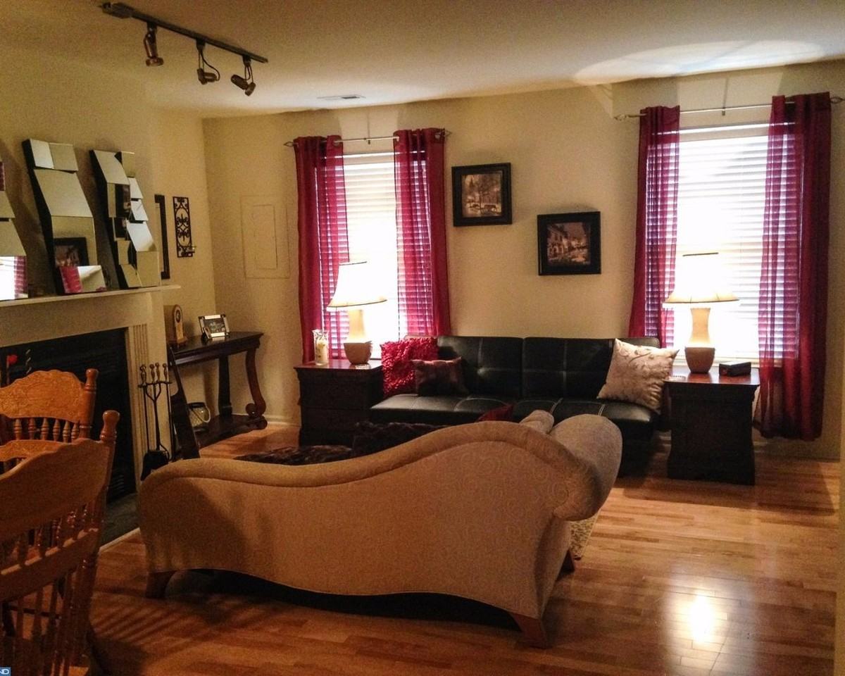 1802 Huntingdon Mews - Photo 2 of 11