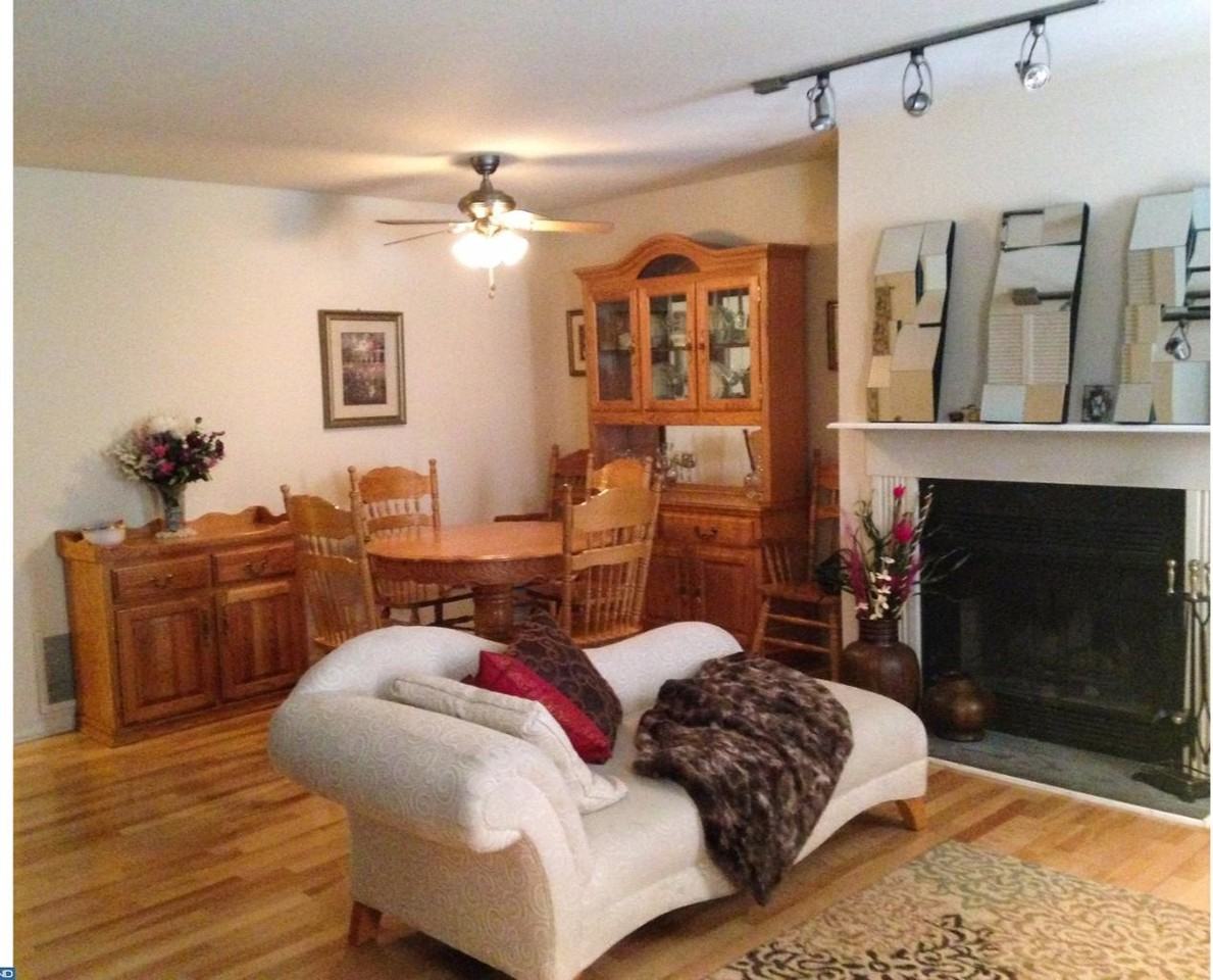 1802 Huntingdon Mews - Photo 3 of 11