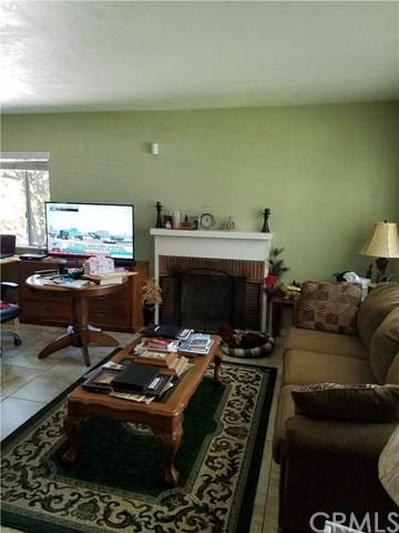 25521 Lane St - Photo 2 of 8